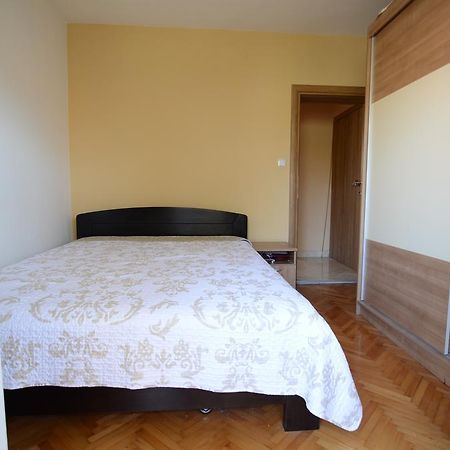 Apartment Emi Sukosan Luaran gambar
