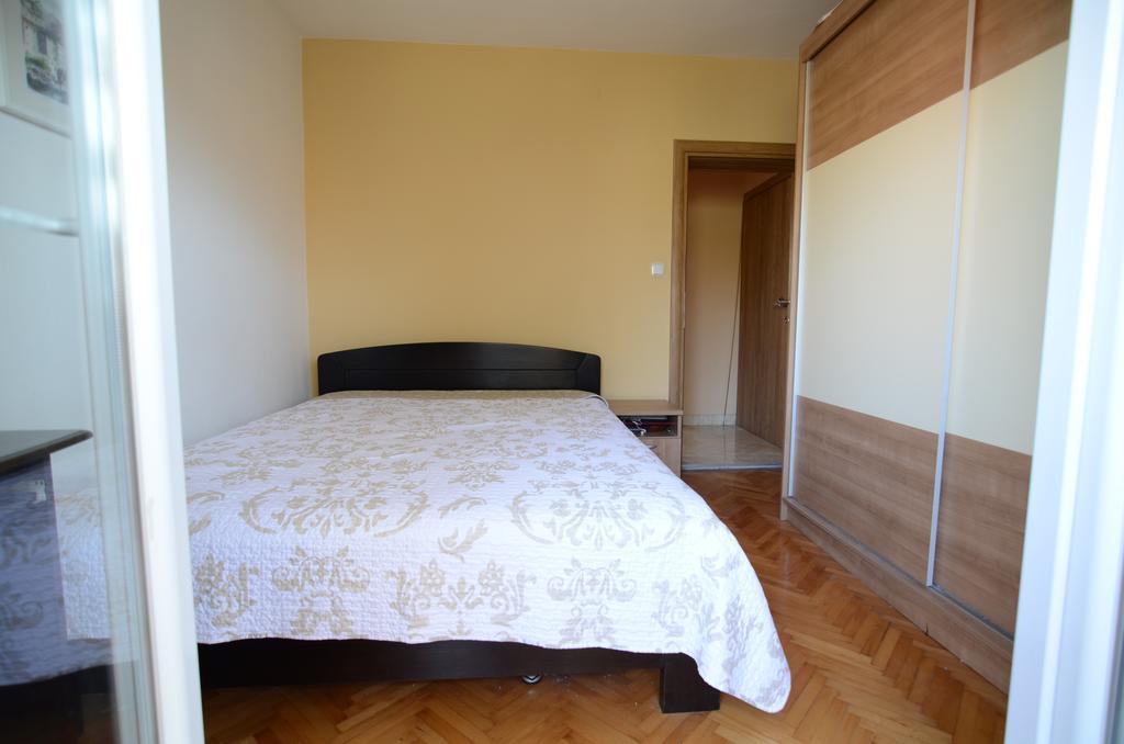 Apartment Emi Sukosan Luaran gambar